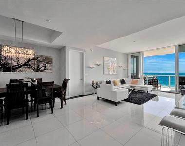 18101 Collins Ave - Photo Thumbnail 25