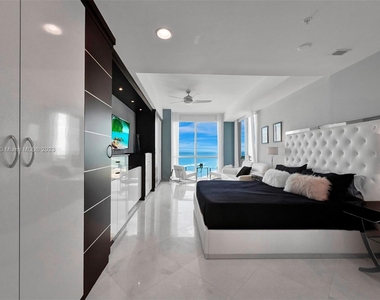 18101 Collins Ave - Photo Thumbnail 7