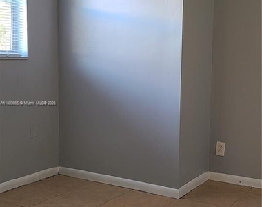 4103 Riverside Dr Apt 1 - Photo Thumbnail 3