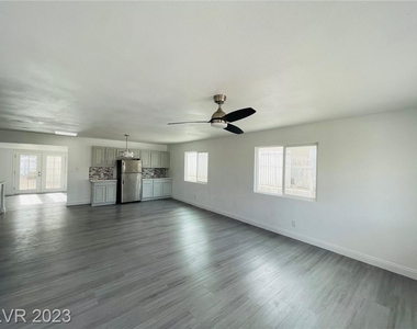 5201 Washoe Avenue - Photo Thumbnail 2