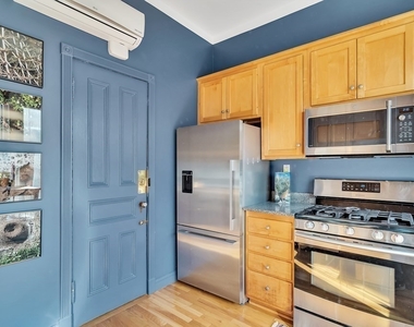 295 Beacon Street Unit 31 - Photo Thumbnail 11