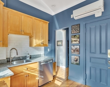 295 Beacon Street Unit 31 - Photo Thumbnail 10