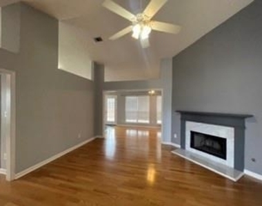 3292 Crossfield Lane - Photo Thumbnail 4