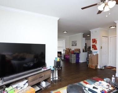 4216 N. Clark, Unit 2 - Photo Thumbnail 12