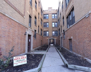 4216 N. Clark, Unit 2 - Photo Thumbnail 0