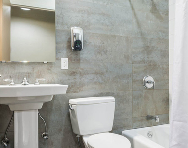144 East 40th Street - Photo Thumbnail 4
