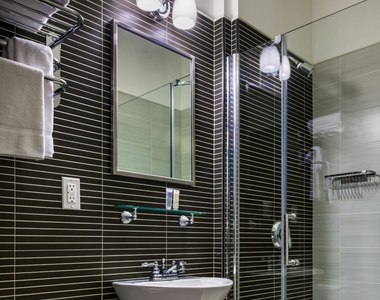 144 East 40th Street - Photo Thumbnail 3