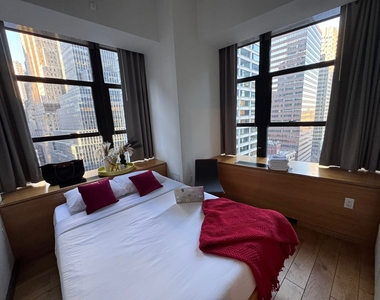 110 Wall Street - Photo Thumbnail 1
