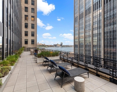 110 Wall Street - Photo Thumbnail 6