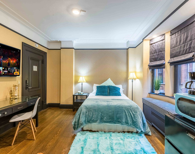 12 West 44th Street - Photo Thumbnail 1