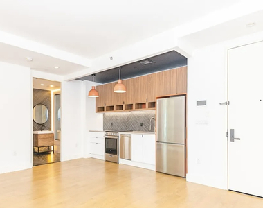 824 Lexington Avenue - Photo Thumbnail 0