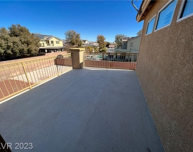 6350 Tempting Choice Avenue - Photo Thumbnail 32