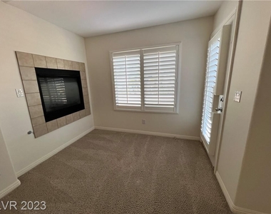 6350 Tempting Choice Avenue - Photo Thumbnail 31