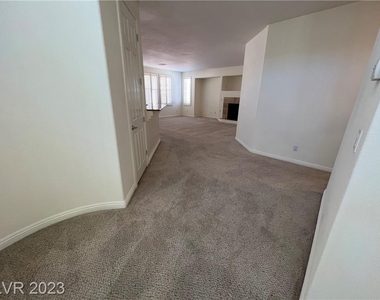 6350 Tempting Choice Avenue - Photo Thumbnail 7