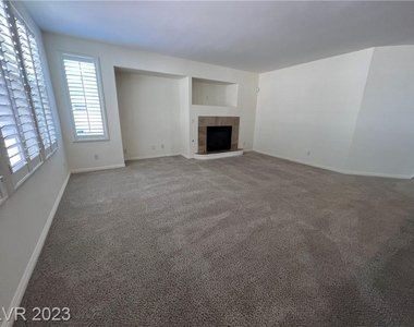 6350 Tempting Choice Avenue - Photo Thumbnail 15