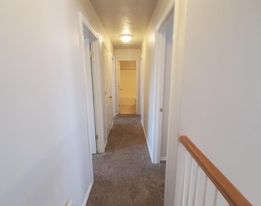 1801 W Camelot Dr - Photo Thumbnail 20