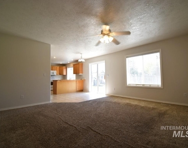 1801 W Camelot Dr - Photo Thumbnail 39