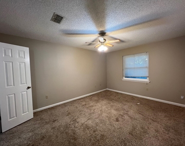 2231 Treeo Lane - Photo Thumbnail 11