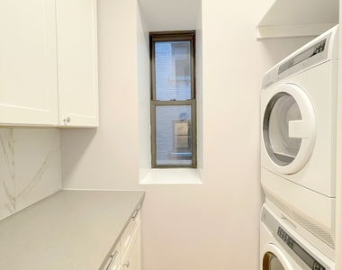 252 West 76th Street - Photo Thumbnail 4