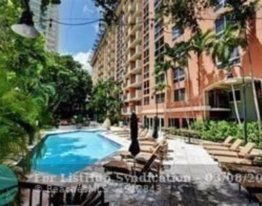 2951 S Bayshore Dr - Photo Thumbnail 17