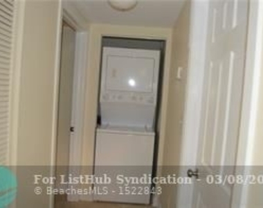 2951 S Bayshore Dr - Photo Thumbnail 11