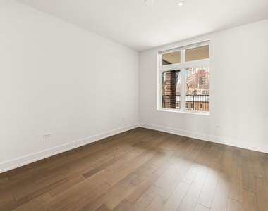 434 W Melrose Street - Photo Thumbnail 13