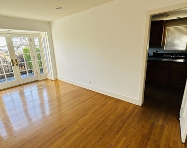 1536 Marmont Ave - Photo Thumbnail 2