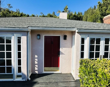 1536 Marmont Ave - Photo Thumbnail 0