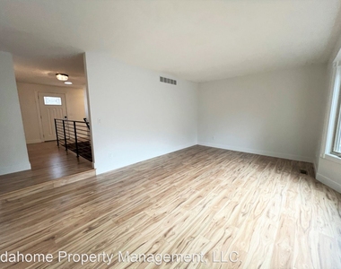 11175 W Hinsdale St - Photo Thumbnail 12