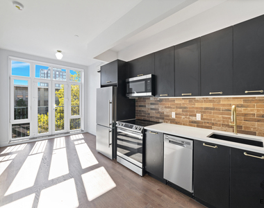 97 Varet Street - Photo Thumbnail 3
