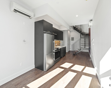 97 Varet Street - Photo Thumbnail 10