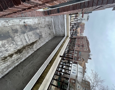 690 East 5th Street - Photo Thumbnail 7