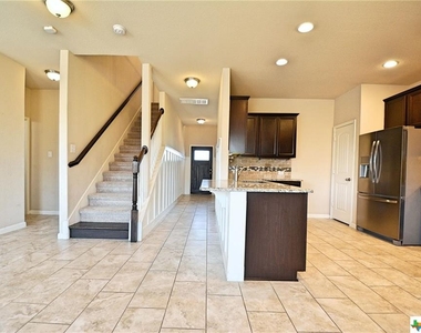 322 Oak Creek Way - Photo Thumbnail 8