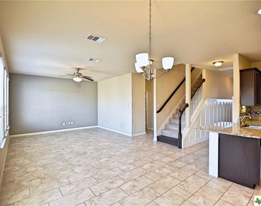 322 Oak Creek Way - Photo Thumbnail 7