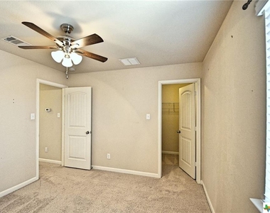 322 Oak Creek Way - Photo Thumbnail 26