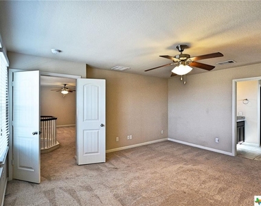 322 Oak Creek Way - Photo Thumbnail 29