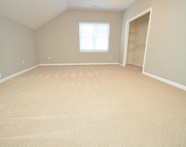 1109 Matthews Glen Drive - Photo Thumbnail 47