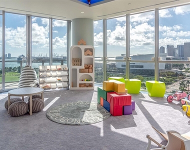 1100 Biscayne Blvd - Photo Thumbnail 36