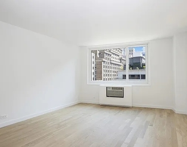 230 West 55th Street - Photo Thumbnail 2