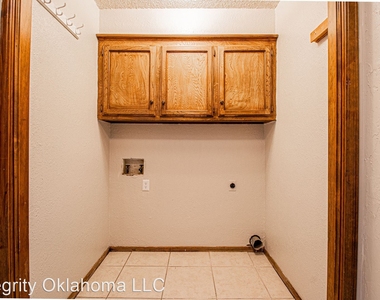 7401 Kings Manor Ct - Photo Thumbnail 30