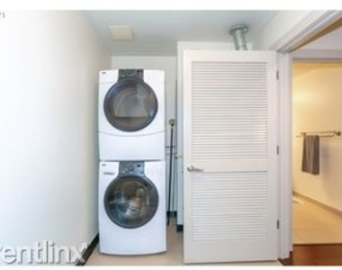1930 Nw Irving St #104, Portland, Or 97209 104 - Photo Thumbnail 9