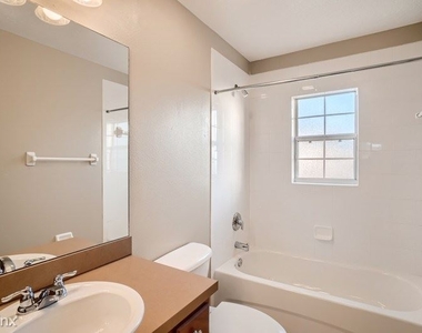 3184 Oak Brook Lane Unit - Photo Thumbnail 11