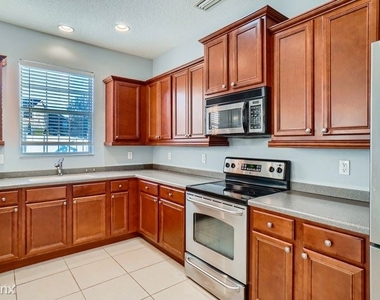 3184 Oak Brook Lane Unit - Photo Thumbnail 2