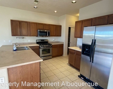 2051 Cortina Loop Se - Photo Thumbnail 1