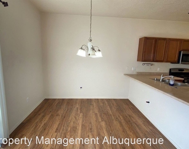 2051 Cortina Loop Se - Photo Thumbnail 2