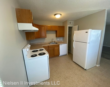 4829 Maple Sunset Way - Photo Thumbnail 2