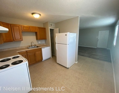 4829 Maple Sunset Way - Photo Thumbnail 3