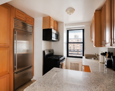 784 Columbus Avenue - Photo Thumbnail 11