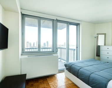 401 East 34th Street - Photo Thumbnail 11