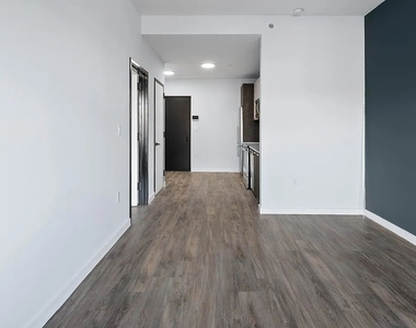 2733 East 12th Street - Photo Thumbnail 7